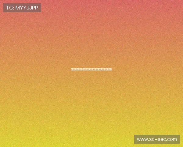 太阳报：女演员悉尼妹恢复单身后英超球星私信轰炸引发关注